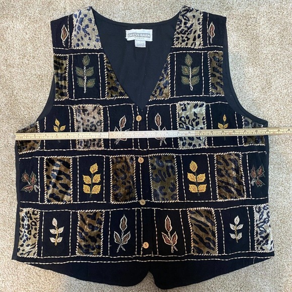Dress Barn Wearable Art Vest Size 1X Black Animal Print Embroidered Granny Core - Picture 9 of 13